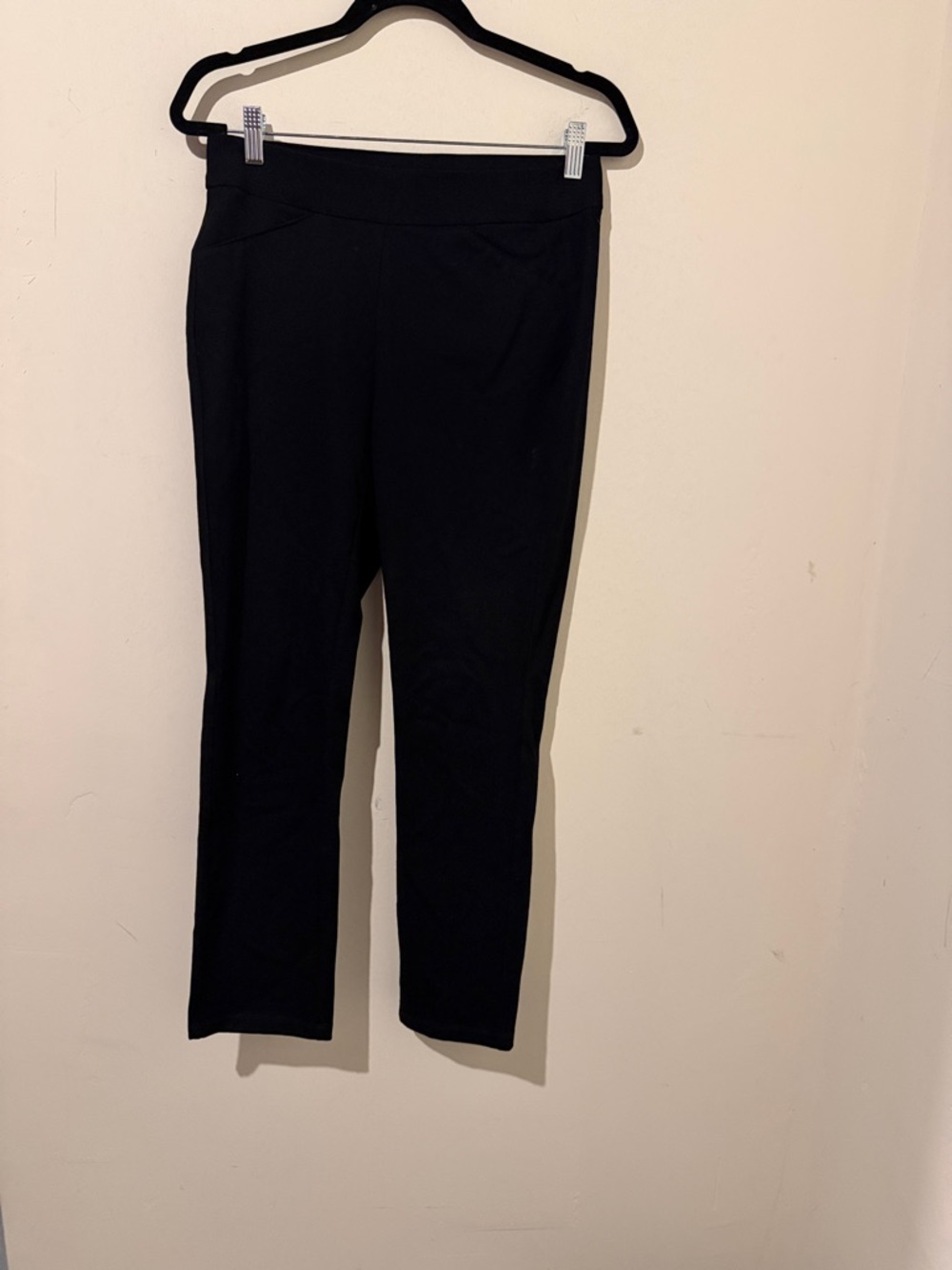 Chico's Black Cropped Pull-On Ponte Pants Size 00